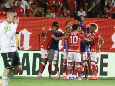 Vila Nova derrota América-MG e assume liderança provisória da Série B com 51 pontos