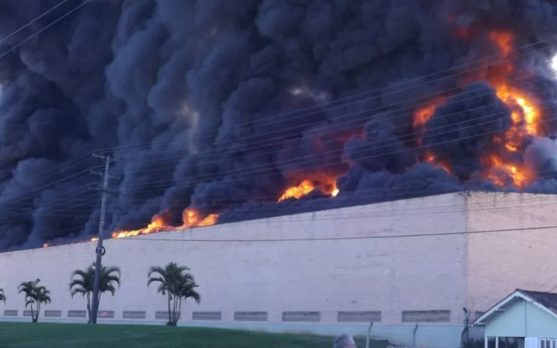 Santa Catarina lidera registros de incêndios corporativos no Brasil, seguido por São Paulo e Rio Grande do Sul