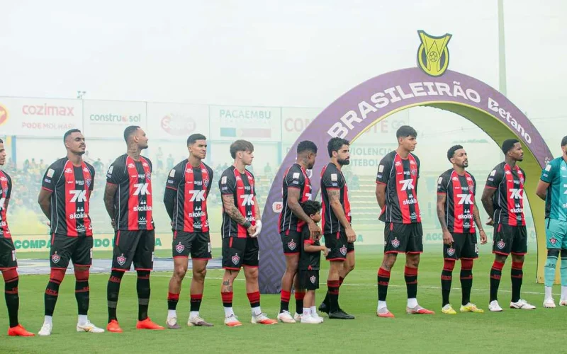 Cruzeiro inverte jogo e vence Vitória por 3 a 1 no Barradão pelo Brasileirão