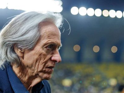 Jorge Jesus critica limite de estrangeiros no futebol brasileiro e defende manutenção dos estaduais