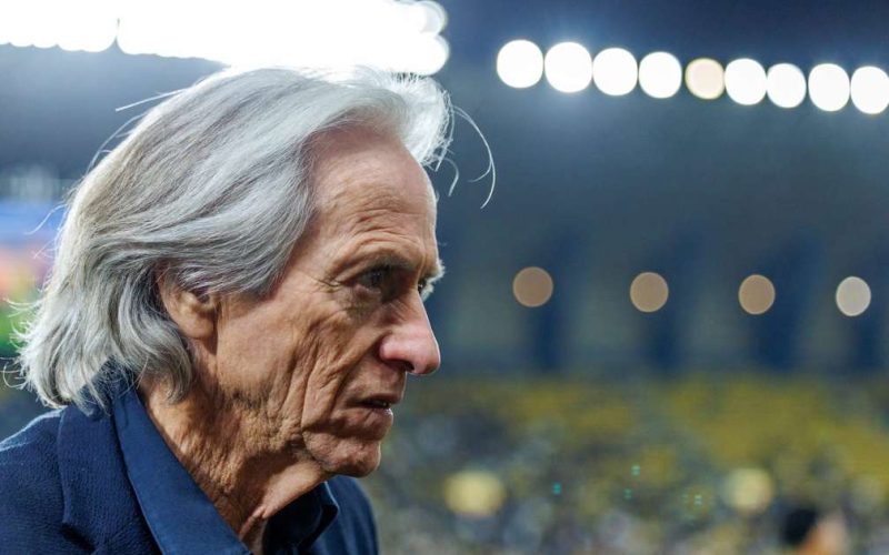 Jorge Jesus critica limite de estrangeiros no futebol brasileiro e defende manutenção dos estaduais