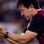 Fernando Diniz ocupa a 6ª posição entre os técnicos com mais derrotas no Brasileirão, acumulando 10 reveses entre Vasco e Corinthians