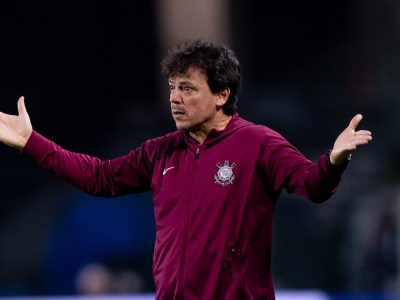 Corinthians chega à sexta derrota seguida e vê chances de rebaixamento aumentarem para 21% no Brasileirão