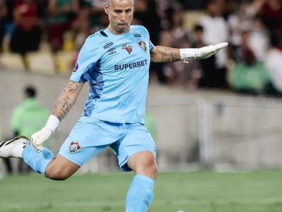 Marcelo Rangel, do Remo, é o goleiro mais vazado do Brasileirão com 47 gols sofridos; Fábio, do Fluminense, aparece em quarto lugar na lista com 36 gols contra