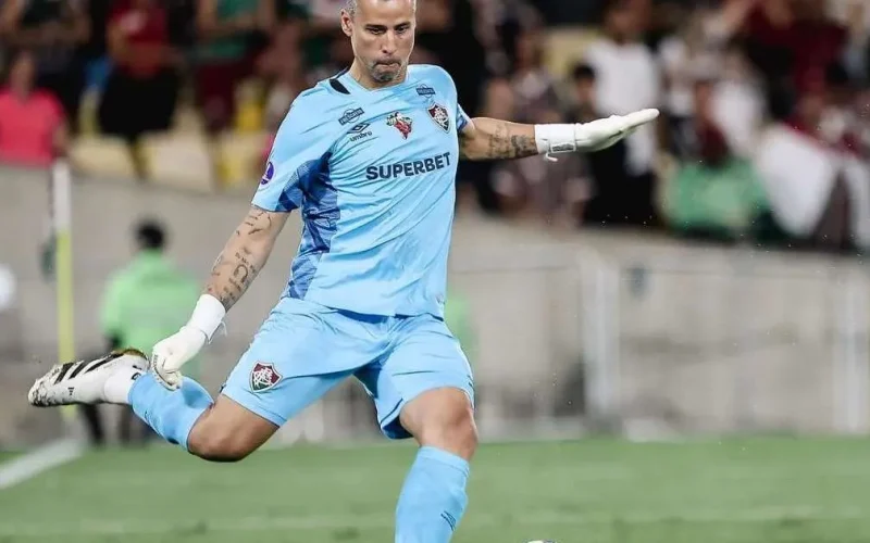 Marcelo Rangel, do Remo, é o goleiro mais vazado do Brasileirão com 47 gols sofridos; Fábio, do Fluminense, aparece em quarto lugar na lista com 36 gols contra