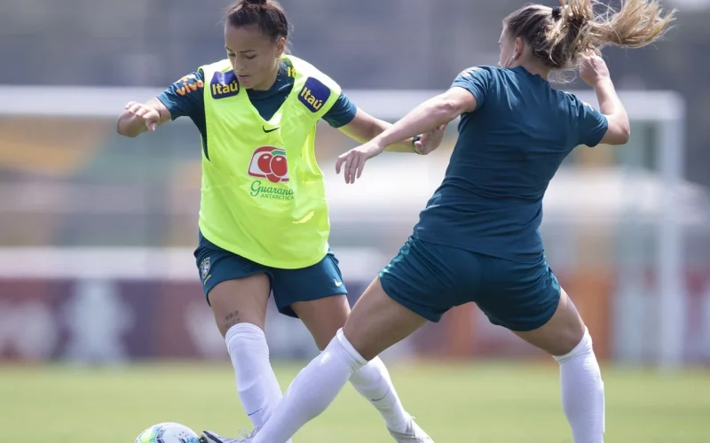 Lula sanciona lei que impulsiona o futebol feminino e prevê legado para a Copa do Mundo de 2027