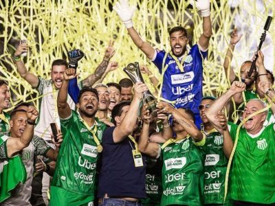 Guto Ferreira exalta crescimento do futebol mineiro e lamenta situação do América em entrevista enquanto lidera a Série B com o Vila Nova