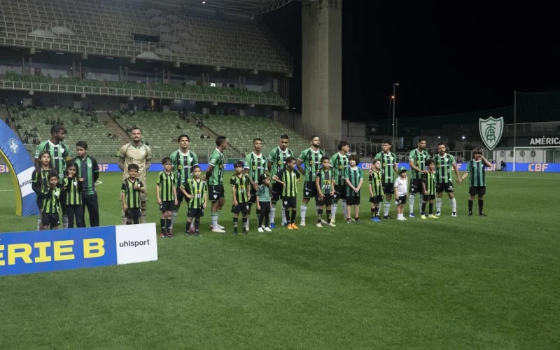 Guto Ferreira lamenta situação do América na Série B: "Muita coisa problemática"