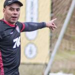 Vitória se prepara para enfrentar o Cruzeiro com novidades: Emmanuel Martínez pode retornar e jovem da base é relacionado