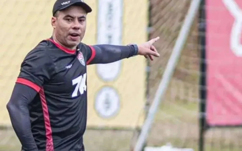 Vitória se prepara para enfrentar o Cruzeiro com novidades: Emmanuel Martínez pode retornar e jovem da base é relacionado