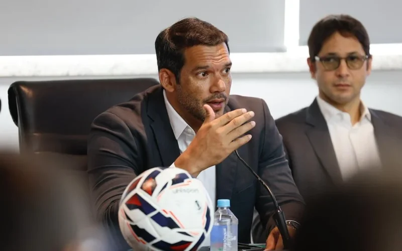 Mudanças no Futebol Brasileiro: CBF e Clubes Discutem Reformas em Transferências, Rebaixamento e Qualidade dos Gramados