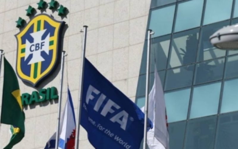 Jair Ventura defende redução de jogadores estrangeiros no futebol brasileiro para valorizar jovens talentos locais