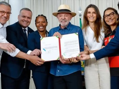 Lula sanciona lei que garante diretrizes para o fortalecimento do futebol feminino no Brasil
