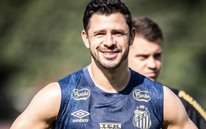 Giuliano anuncia aposentadoria do futebol e reflete: "Foi a melhor coisa que me aconteceu"