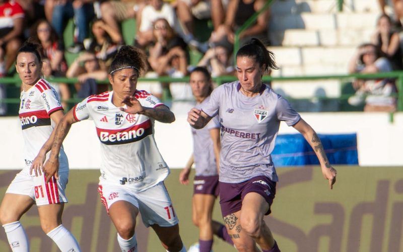 São Paulo vence Flamengo e avança para a final do Campeonato Brasileiro Feminino