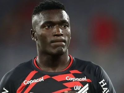 Kevin Viveros, artilheiro do Brasileirão, recebe sondagens do Aston Villa e pode ter futuro na Premier League