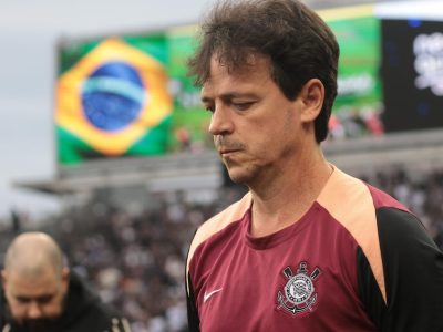 Diniz defende metodologia no Corinthians e aponta: ‘Resultados não refletem as performances’