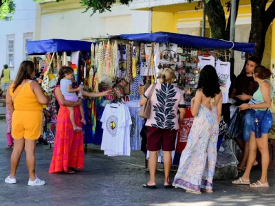 Turismo internacional injetou US$ 932 milhões na economia brasileira em agosto e soma US$ 7,4 bilhões em 2026
