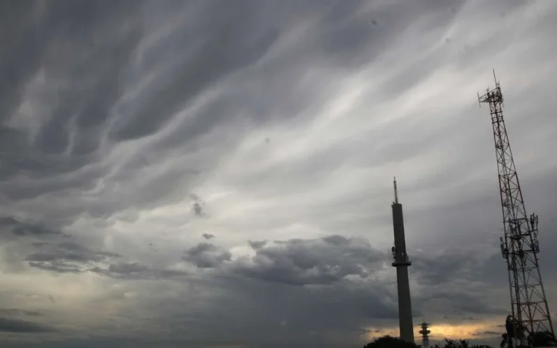 Ciclone extratropical provoca chuva e risco de temporais no Sul do Brasil e parte do Sudeste