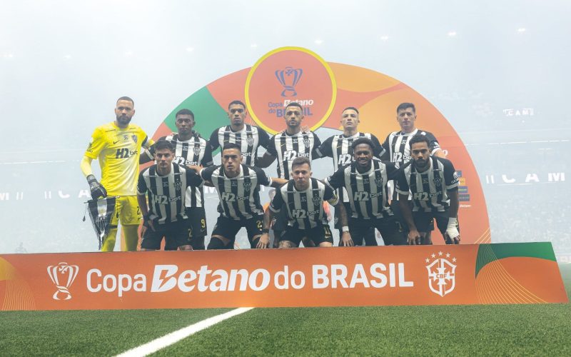 Atlético e Grêmio se enfrentam na semifinal da Copa do Brasil em novembro com jogos nas arenas de Porto Alegre e Belo Horizonte