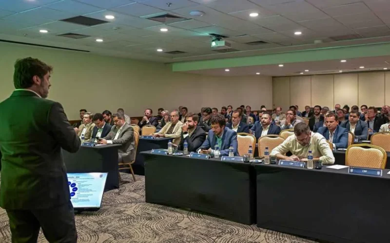 CBF aprova redução gradual de estrangeiros no Brasileirão a partir de 2027 para aumentar participação de jogadores jovens