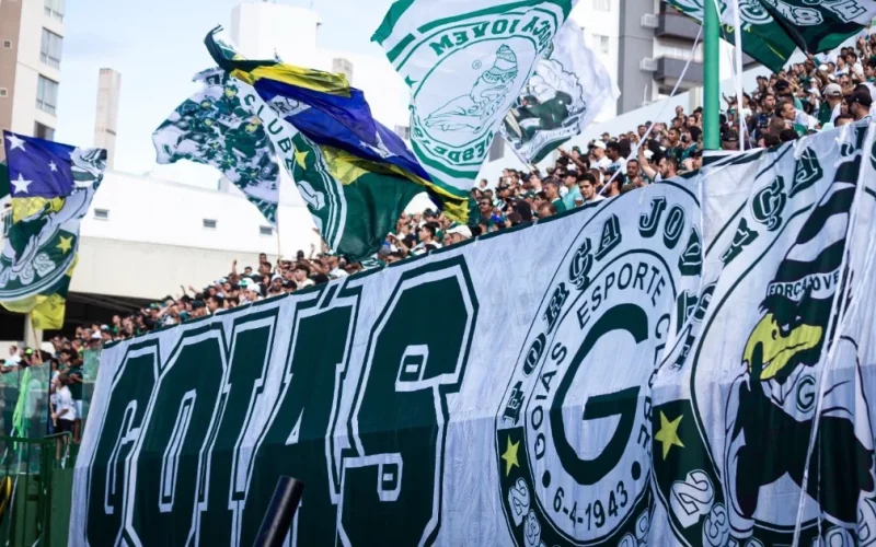 Goiás busca vitória em casa contra o Avaí para se aproximar do acesso na Série B