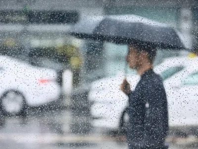 Temporais e risco de fenômenos severos marcam a segunda-feira em Santa Catarina e Paraná