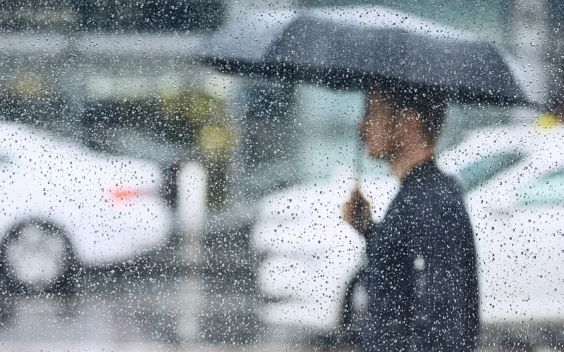 Temporais e risco de fenômenos severos marcam a segunda-feira em Santa Catarina e Paraná