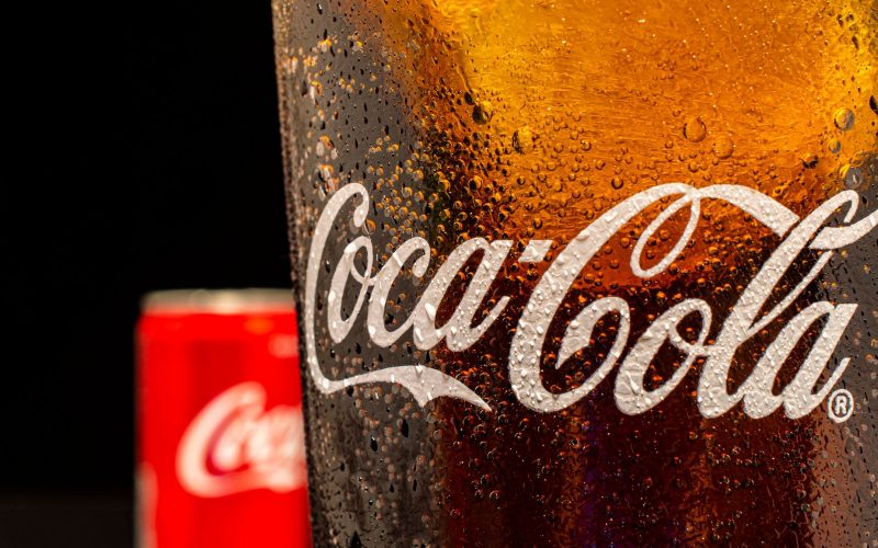 Coca-Cola oferece mais de 137 vagas temporárias no Sul do Brasil para o Programa Verão em 2026