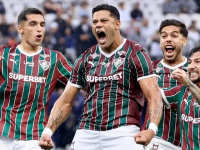 Hulk brilha e ajuda Fluminense a vencer o Corinthians fora de casa no Brasileirão