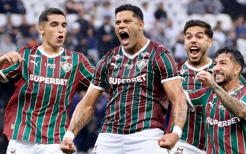 Hulk brilha e ajuda Fluminense a vencer o Corinthians fora de casa no Brasileirão