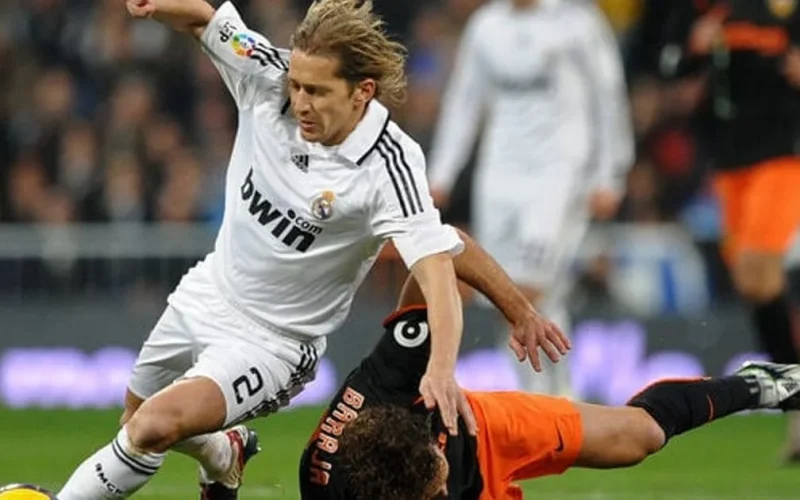 Míchel Salgado, ex-lateral do Real Madrid, é o novo treinador do North, de Montes Claros, para 2027