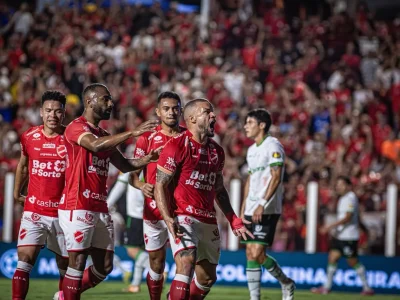 André Luís brilha e garante vitória do Vila Nova sobre o América-MG, colocando a equipe na liderança da Série B