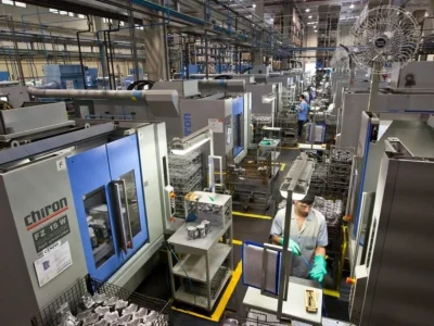 Indústria paranaense registra crescimento de 1% em setembro, enquanto Rio Grande do Sul enfrenta queda de 4,5% na produção