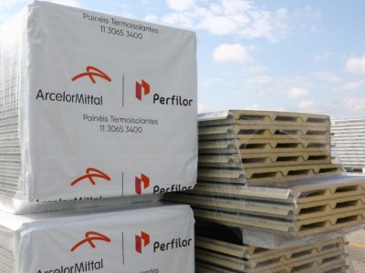Perfilor anuncia investimento de R$ 100 milhões em nova fábrica de telhas e painéis termoisolantes em Araquari, SC