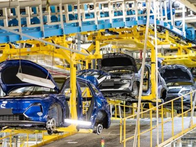 Renault investirá R$ 181,8 milhões em tecnologia híbrida em São José dos Pinhais (PR)