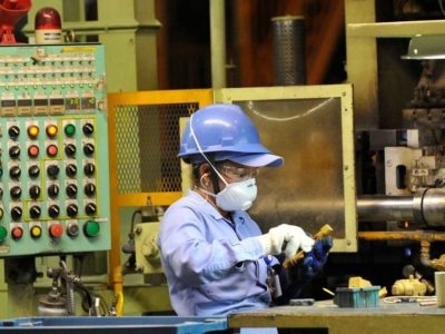 Confiança da indústria gaúcha recua para 42,4 pontos em setembro, segundo pesquisa da FIERGS
