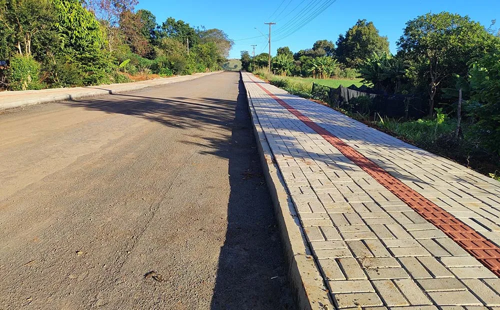 Verê investe em obras de infraestrutura para melhorar qualidade de vida e mobilidade dos moradores Pavimentação e calçada em muitos trechos
