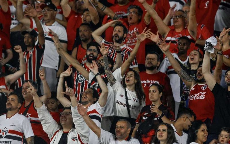 São Paulo e Corinthians batem recorde de público em final do Brasileirão Feminino com mais de 44.530 ingressos vendidos