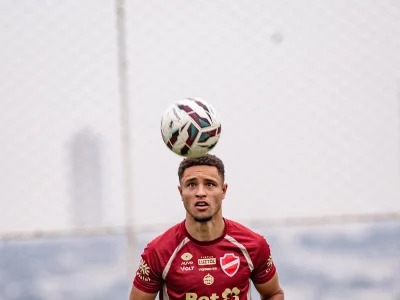 Vila Nova busca recuperação da liderança contra Cuiabá em jogo decisivo da Série B