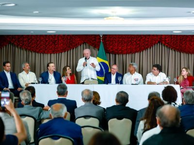 PT preserva quatro governos e PL amplia influência político-partidária no Brasil