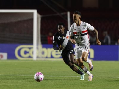 São Paulo vence Vasco pelo Brasileirão e sobe para 8º lugar, enquanto o time carioca se aproxima do Z4