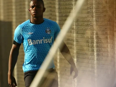 Yuri Mamute, ex-atacante do Grêmio, é anunciado pelo Cruz de Malta para o Municipal de Futebol em Mampituba