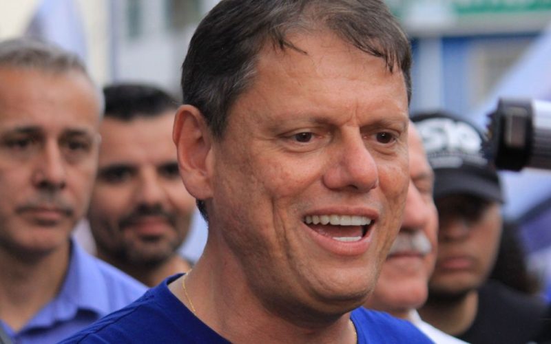Governadores eleitos em 2026 revelam seus times de futebol favoritos; Flamengo lidera entre os torcedores