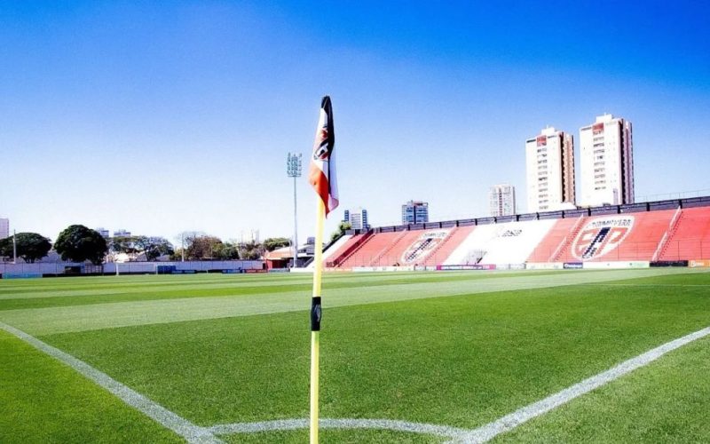 Ponte Preta e Fortaleza se enfrentam neste sábado em Indaiatuba pela Série B; veja onde assistir