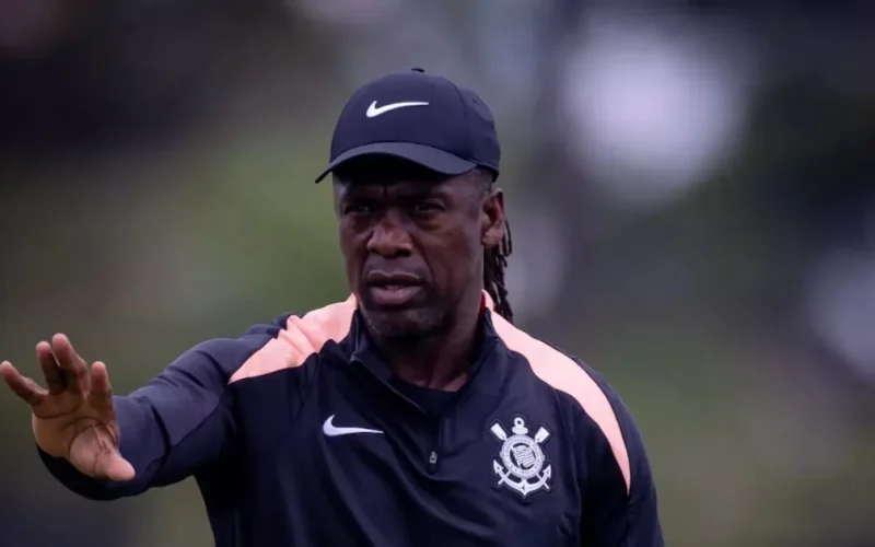 Seedorf é desfalque no Corinthians após não ser inscrito no BID a tempo para estrear contra o Vitória