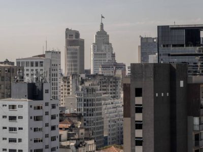 Sul do Brasil enfrenta risco de temporais com chuva forte nesta quarta-feira, 21