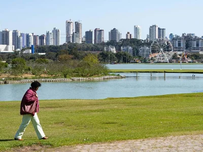 Massa de ar frio no Paraná prevê temperaturas abaixo de 10°C e céu limpo entre sábado e segunda-feira