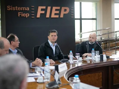 Moro destaca importância da indústria para o crescimento econômico do Paraná em reunião com empresários em Curitiba