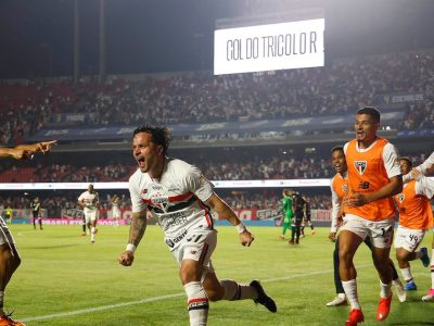 São Paulo vence Vasco por 1 a 0 e mantém viva a esperança de Libertadores no Brasileirão